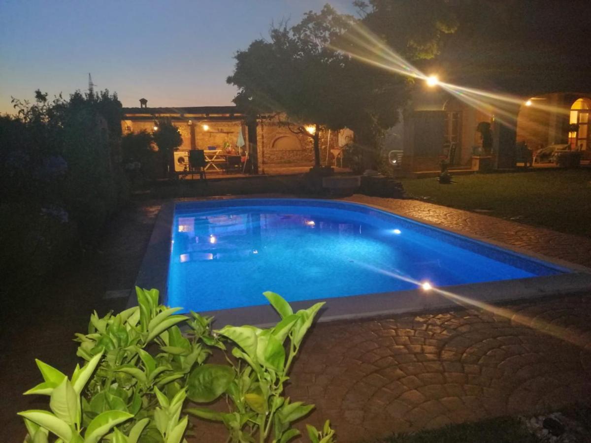 Villa Oscar Vasto Exterior photo